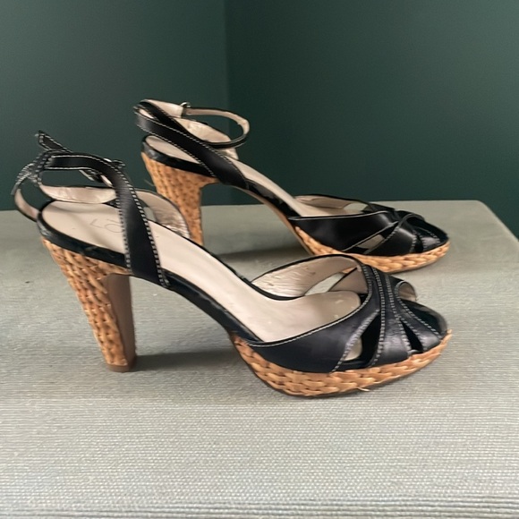 Ann Taylor Loft Black and wicker Tan Heels with Peep-Toe Design basket heal - Picture 1 of 11